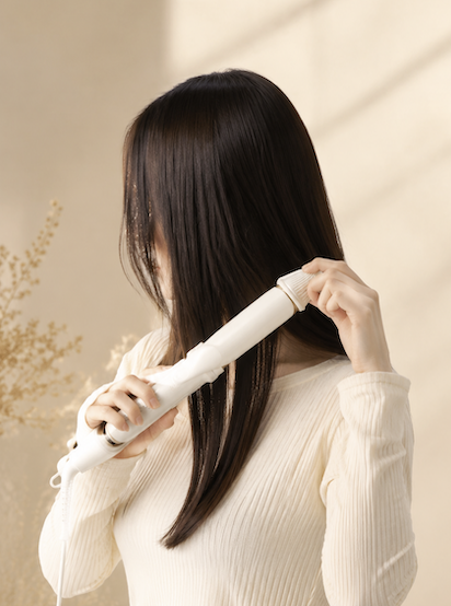 ヘアアイロン使用画像